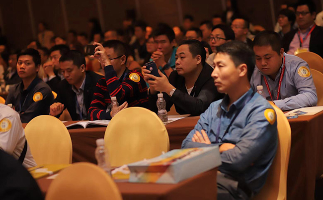 深科特出席SbSTC技術(shù)狂歡趴，分享智能工廠主題演講